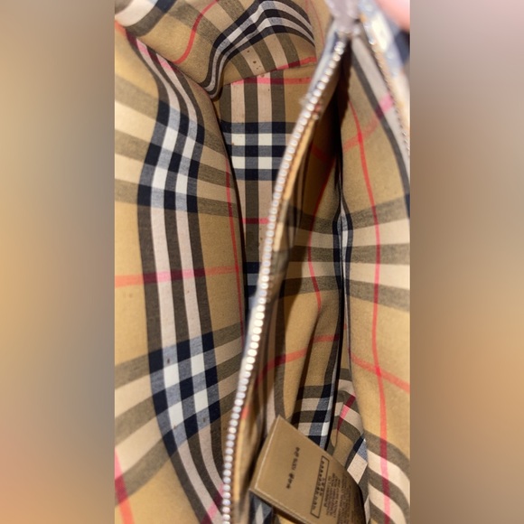 Burberry bag - Picture 8 of 10